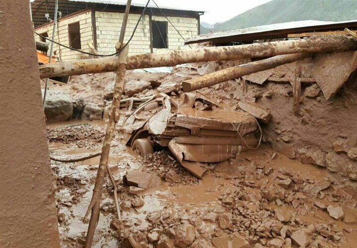 ۱۰ کشته و ۱۶ مفقود در سیل شهرستان فیروزکوه