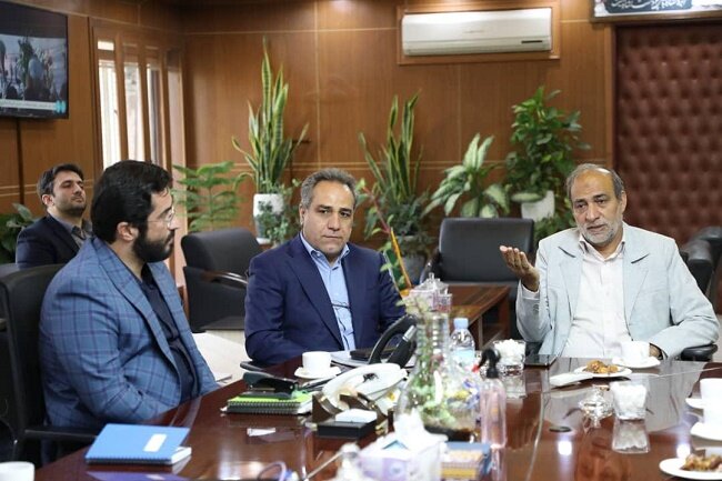 تحول به سمت خدمت بیشتر برای ما حجت است