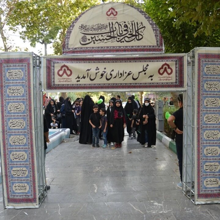 توزیع مخازن مکانیزه ۱۱۰۰ لیتری پسماند و ۴۰۰ کیلوگرم کیسه زیست تجزیه به هیئت های مذهبی