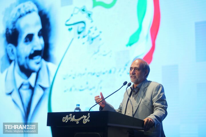  ارزیابی عملکرد کارکنان شهرداری بر ۳ محور فردی، مدیریتی و سازمانی/ تاکید شهردار پایتخت بر رفع مشکل مسکن کارکنان 