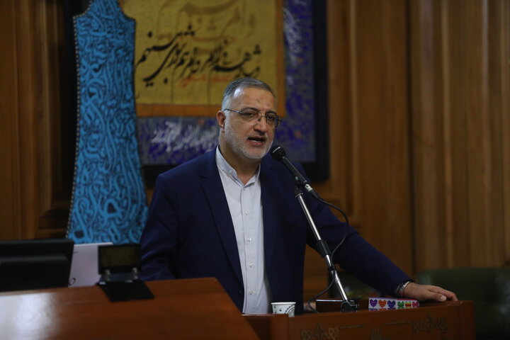 به دنبال احقاق حق ضایع شده کارکنان شهرداری در دولت قبل هستیم/ ورود ۵۵۰ اتوبوس جدید به ناوگان اتوبوسرانی در پاییز/ نصب تابلو اطلاع‌رسانی برای پروژه‌ها