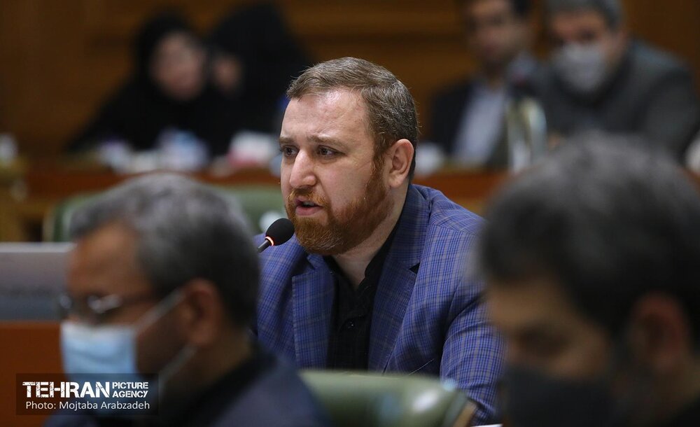 عملیات سیاسی در شورا با حرفهای ژورنالیستی/ حرف کارشناسی بزنید نه تهمت و توهین