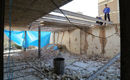 تخریب یک ساختمان ناایمن در خیابان اسدآبادی منطقه ۶ 
