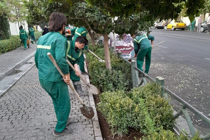 شست و شو و نظافت مسیر راهپیمایی جاماندگان اربعین توسط شهرداری منطقه 12