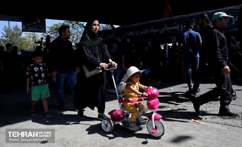 حضور کودکان در مراسم پیاده روی جاماندگان اربعین حسینی(ع)
