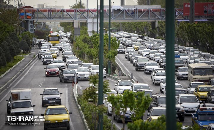 جدیدترین وضعیت ترافیکی تهران/ عدم فعالیت کامیونت‌ها تا ساعت ۹ صبح