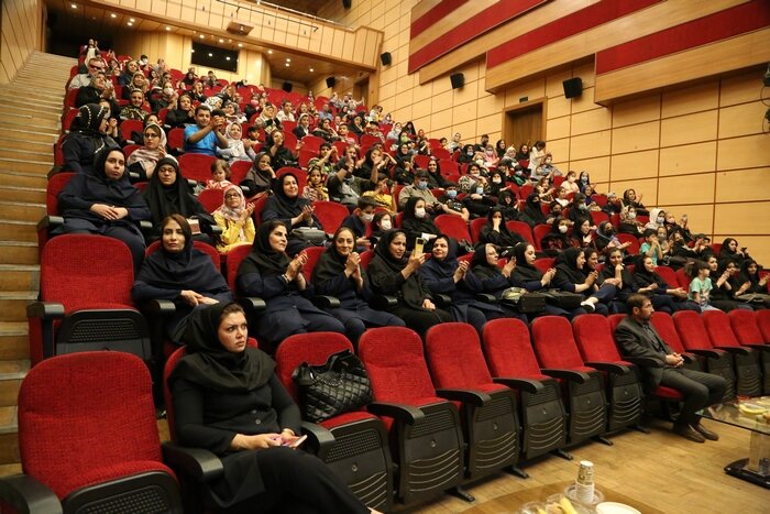 اهدای ۵۰۰ بسته لوازم تحصیلی به خانوادههای کمبرخوردار