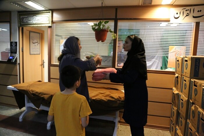 اهدای ۵۰۰ بسته لوازم تحصیلی به خانوادههای کمبرخوردار