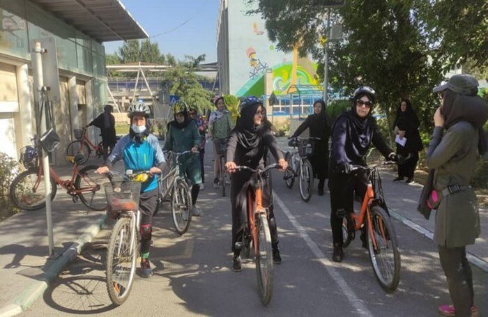 خطکشی بیش از ۵ هزار متر از محورهای منطقه ۱۰ در طرح استقبال از مهر