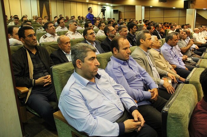 پلیس از اتوبوس‌رانان نمونه شرکت واحد تقدیر کرد