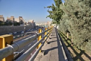 ساماندهی فضای بی‌دفاع شهری حاشیه بزرگراه امام علی (ع) 