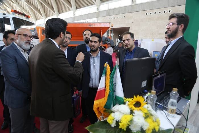 بازدید شهردار منطقه ۱۰ از هجدهمین نمایشگاه حملونقل، عمران و خدمات شهری/ تاکید بر تعامل و همکاری با شرکتهای دانشبنیان