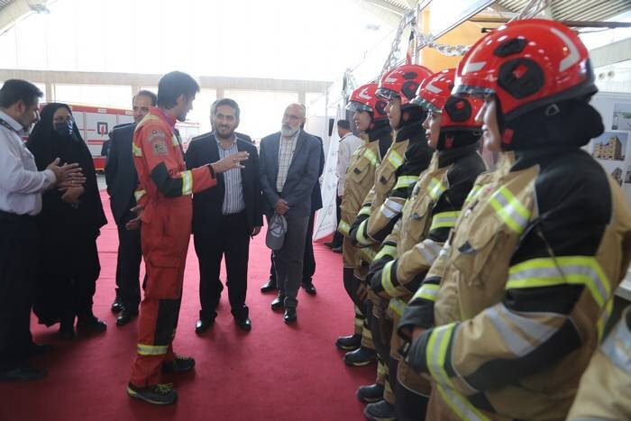 بازدید شهردار منطقه ۱۰ از هجدهمین نمایشگاه حملونقل، عمران و خدمات شهری/ تاکید بر تعامل و همکاری با شرکتهای دانشبنیان