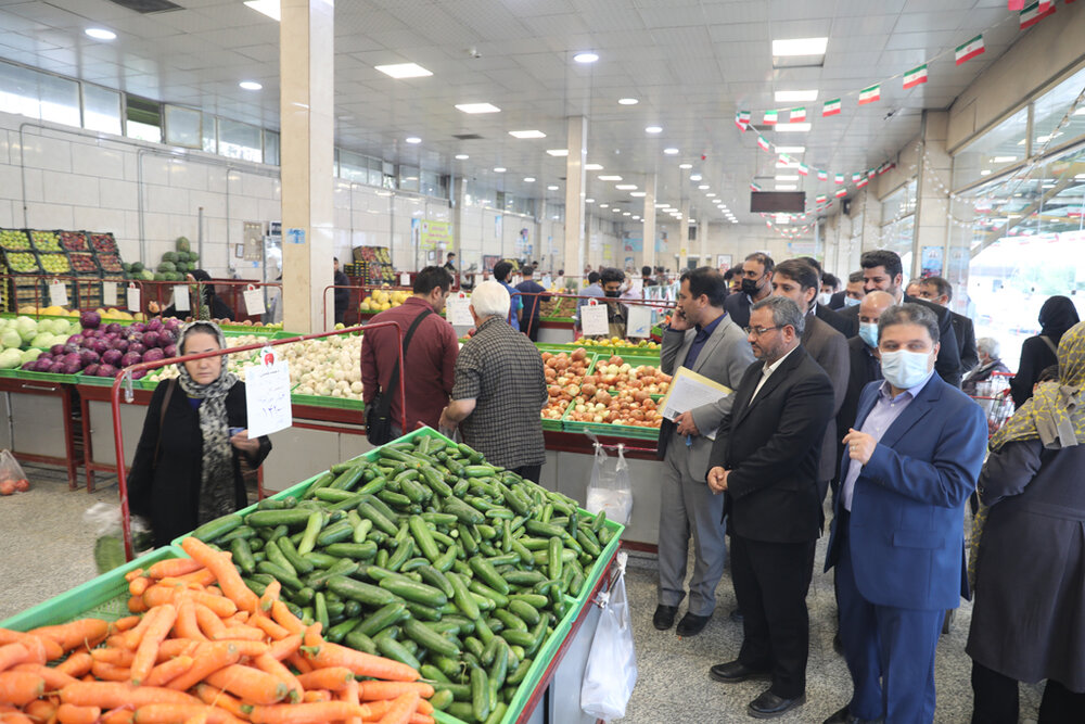 بازدید معاون خدمات شهری شهرداری تهران از میادین و بازارهای میوه و ترهبار منطقه ۹