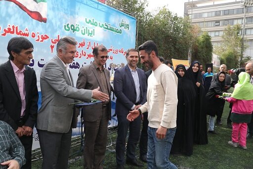 تجلیل از مدال‌آوران ملی‌پوش ورزشی در منطقه ۲ 