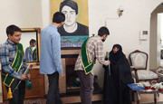 شهرداران مدارس منطقه ۱۲ به دیدار خانواده شهید دانش‌آموز رفتند