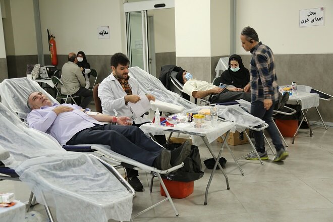 مشارکت بیش از یکصد نفر از کارکنان سازمان مدیریت میادین میوه وتره‌بار در اهدای خون