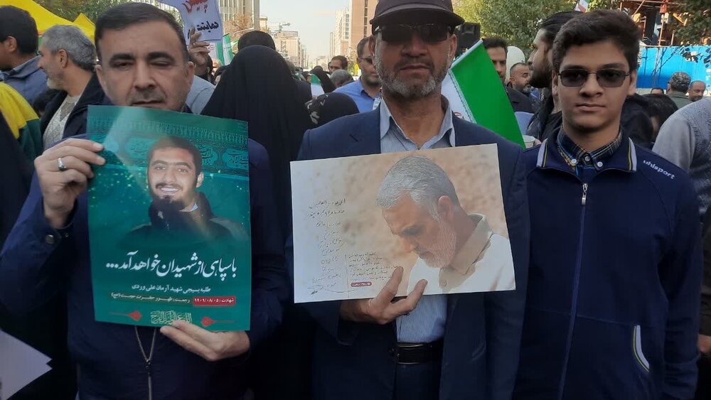 شعار هیهات منالذله در پایتخت طنینانداز شد/ محکومیت اغتشاشات از سوی مردم ولایتمدار تهران