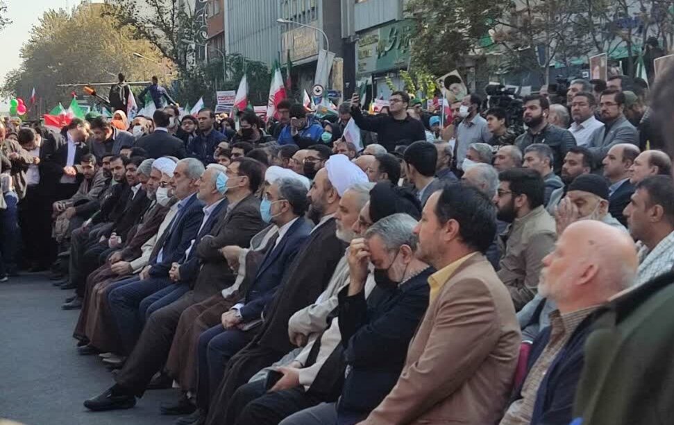 شعار هیهات منالذله در پایتخت طنینانداز شد/ محکومیت اغتشاشات از سوی مردم ولایتمدار تهران