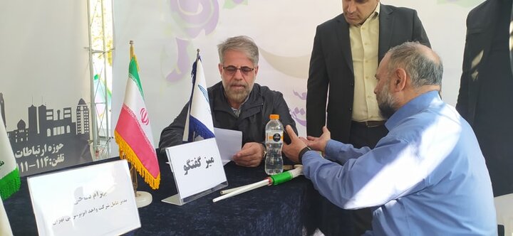 برپایی میز خدمت شرکت واحد اتوبوسرانی در نماز جمعه تهران