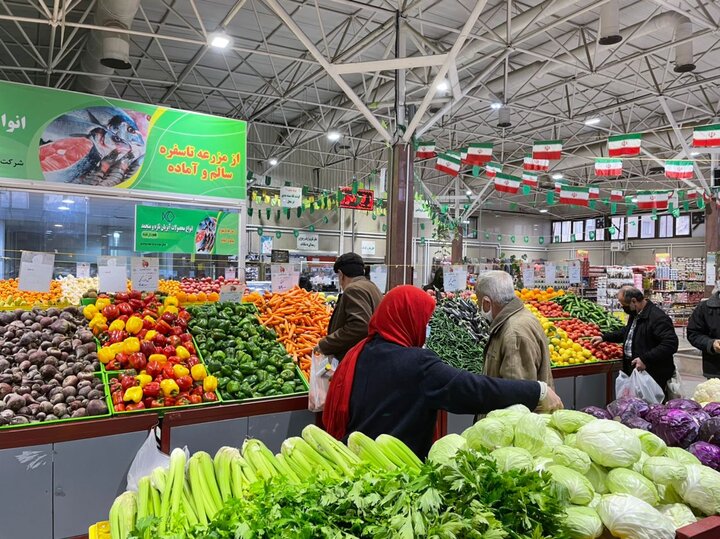 کاهش قیمت ۱۰ محصول فرنگی در میادین میوه و تره‌بار