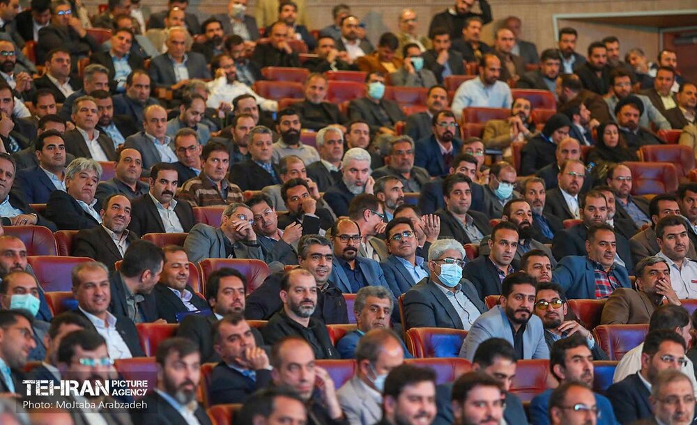 همایش فصلی مدیران و آیین رونمایی از بسته خرسندساز کارکنان شهرداری تهران