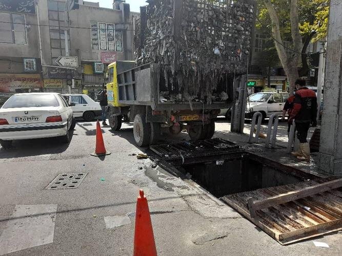 لایروبی بیش از ۵۳ هزار متر از شبکه آبهای سطحی در منطقه ۱۰