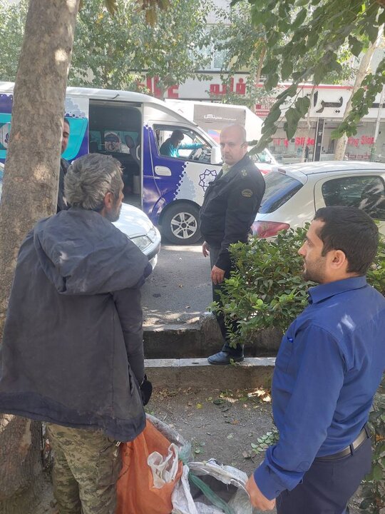 ساماندهی افراد بی‌خانمان حاضر در محدوده خیابان میردامادی منطقه ۱۱