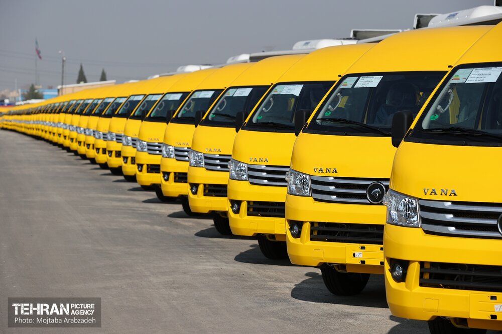 آیین رونمایی از تاکسیونهای جدید شهرداری تهران