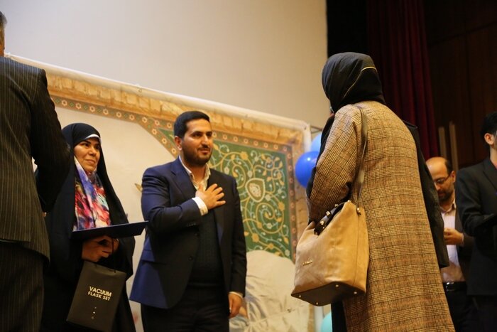 پرستاران منطقه ۱۰ مورد تجلیل قرار گرفتند