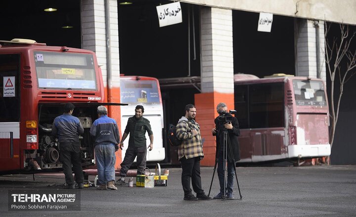 رایزنی برای واردات اتوبوس‌های سه‌کابین به تهران/ معطل پول دولت نمی‌مانیم