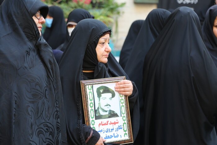 پیکر شهید گمنام عملیات والفجر۱ در یادمان نورالزهرا (س) منطقه ۱۰ آرمید