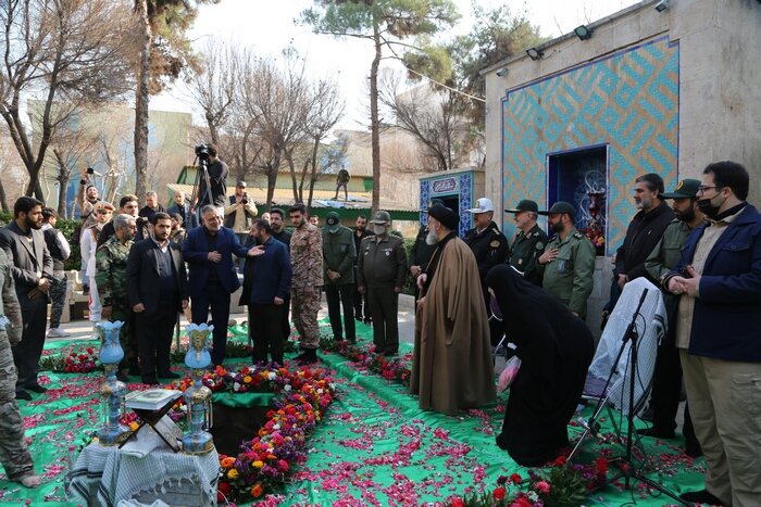 پیکر شهید گمنام عملیات والفجر۱ در یادمان نورالزهرا (س) منطقه ۱۰ آرمید