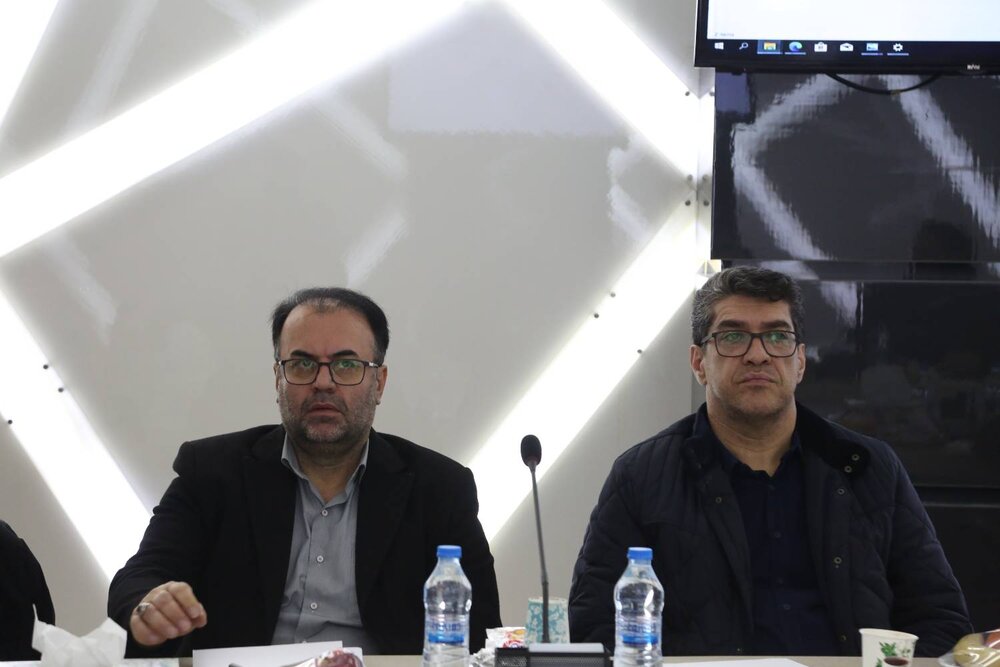 به دنبال خدماترسانی بهینه و بیوقفه به شهروندان هستیم