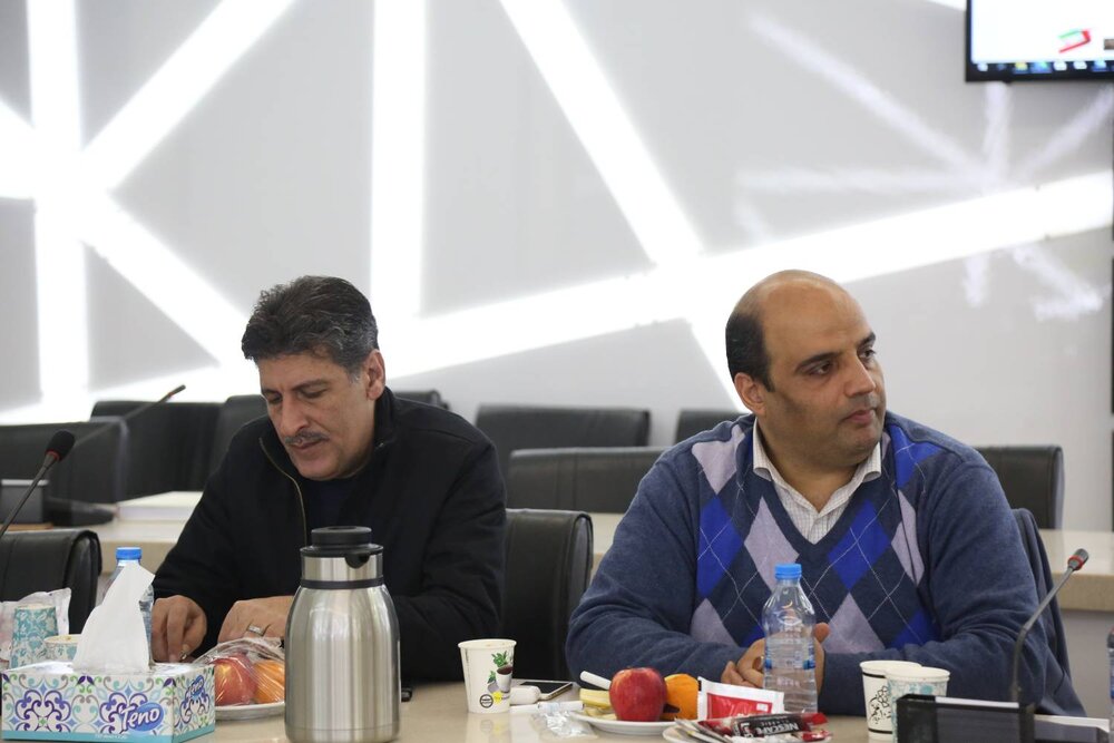 به دنبال خدماترسانی بهینه و بیوقفه به شهروندان هستیم