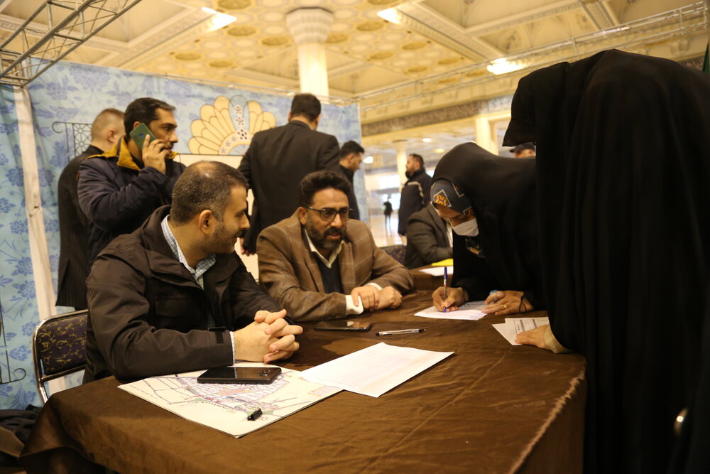 حضور ۱۵۰ مراجعه‌کننده در چهل و پنجمین میز خدمت شهرداری تهران در مصلی