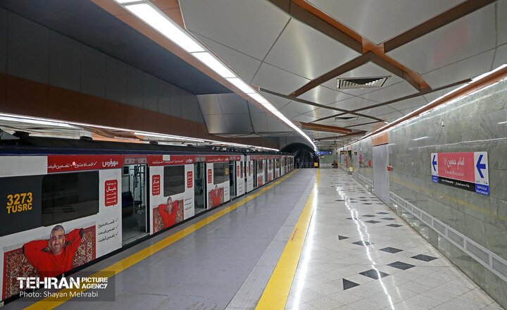 اینفوگرافیک | خدمات ویژه مترو در روز ۲۲ بهمن