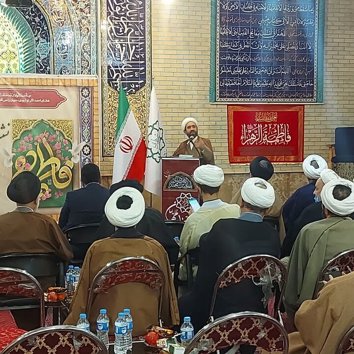 نشست ائمه جماعات مساجد منطقه ۱۰ برگزار شد 