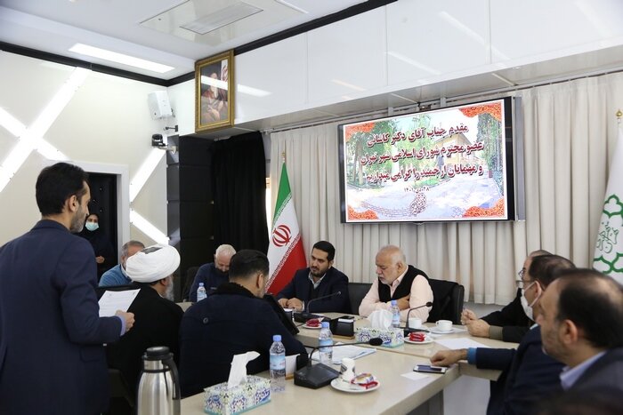 ملاقاتهای مردمی یکی از راههای موثر برای شناسایی مطالبات شهروندان است