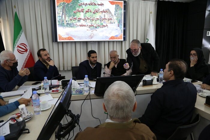 ملاقاتهای مردمی یکی از راههای موثر برای شناسایی مطالبات شهروندان است