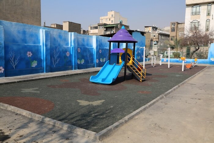 ارائه خدمات شهری به مادران و کودکان اولویت منطقه ۱۰ است/ زمینهای بازی بوستانها بهسازی و ایمنسازی میشوند