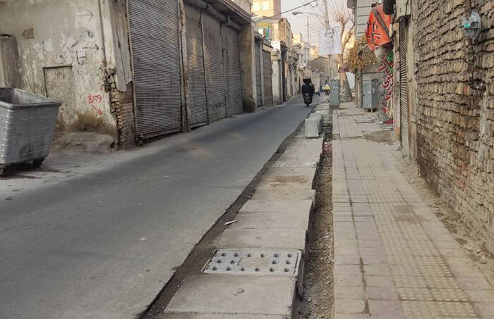 اجرای عملیات احداث نهر و مرمت پیاده‌روی ضلع شمال خیابان شیرازی