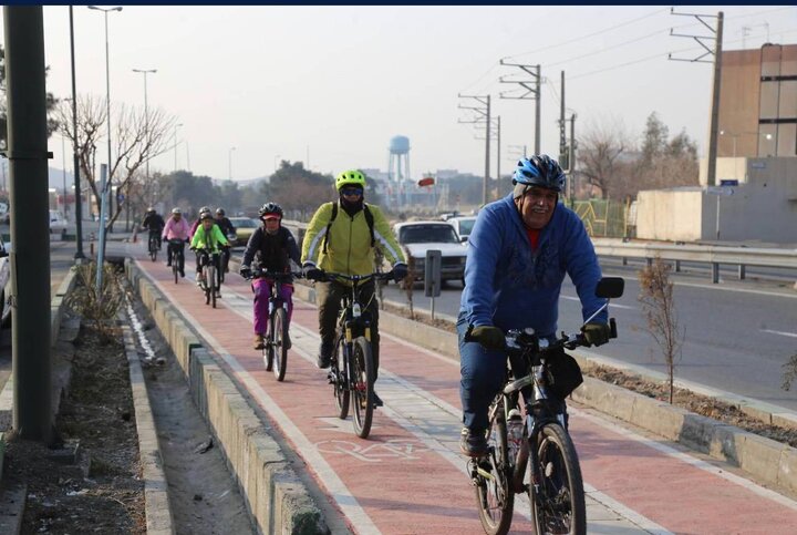 گسترش فرهنگ دوچرخه‌سواری یکی از راه‌های برون‌رفت از آلودگی هوا