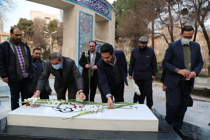 تقدیر عضو شورای شهر از خدمات منطقه ۱۰ در آمادهسازی یادمان شهید بوستان نورالزهرا(ع)