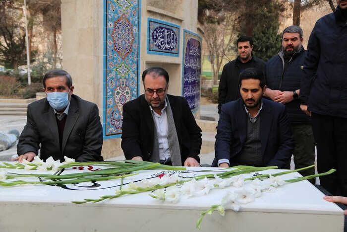 تقدیر عضو شورای شهر از خدمات منطقه ۱۰ در آمادهسازی یادمان شهید بوستان نورالزهرا(ع)