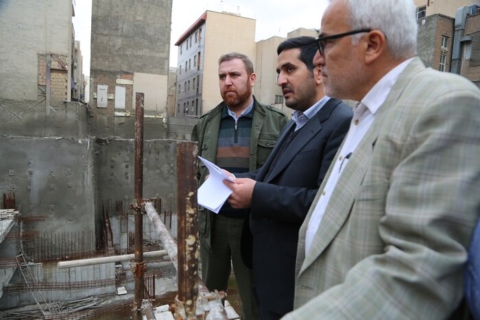 مجوز تامین ۳ هزار پارکینگ در منطقه ۱۰ را تا پایان سال اخذ میکنیم