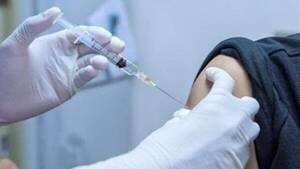 واکسیناسیون ۴۰۰ کارگر خدمات شهری در منطقه۸