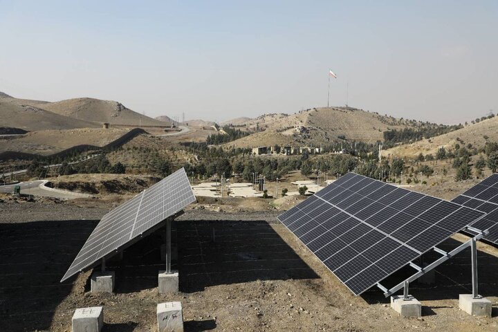 بهره‌برداری از نیروگاه خورشیدی ۱۳۰ کیلوواتی در بوستان سرخه‌حصار