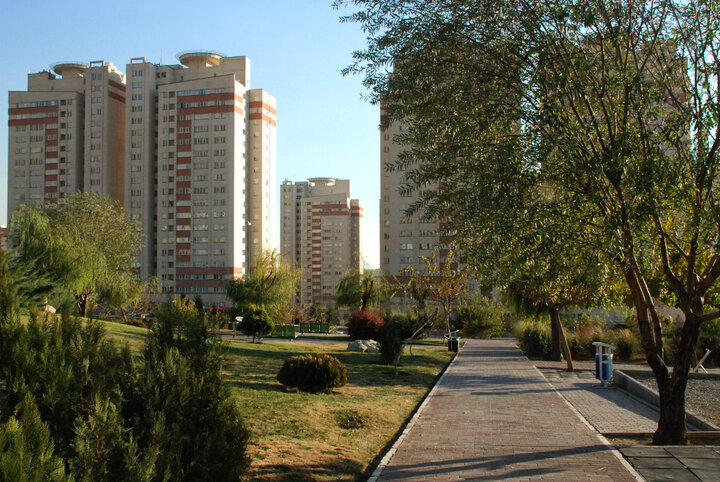 نوسازی و بازپیرایی ۳۰ بوستان در سه محله منطقه۲۲