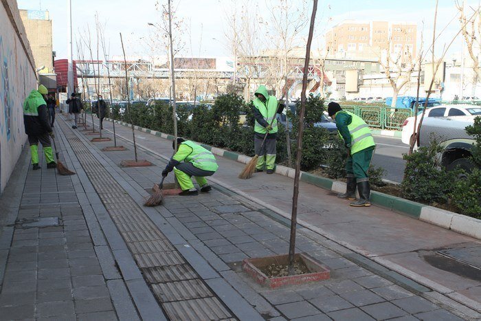 خیابان آزادی مهیای راهپیمایی۲۲ بهمن شد/ انجام بیش از ۳۲ هزار متر آذینبندی در منطقه ۱۰